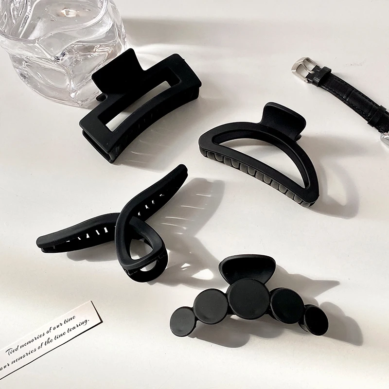 Black Geometric Hair Clip for Women 6