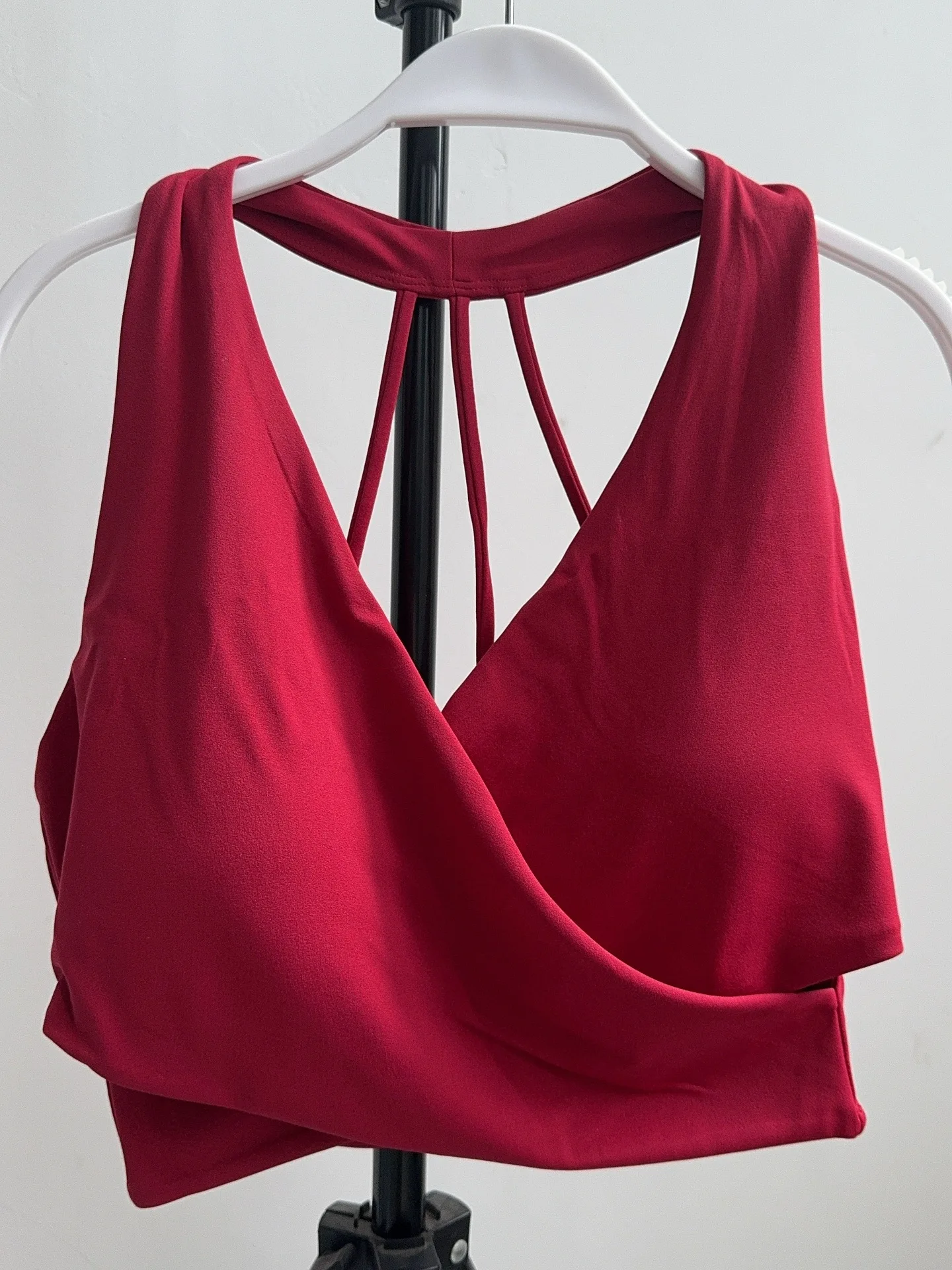 Damen Neckholder-Sport-BH mit Schönem Rückendesign, Stoßfest, Anti-Durchhängen, Push-Up, für Yoga, Training und Pilates – Detail 10