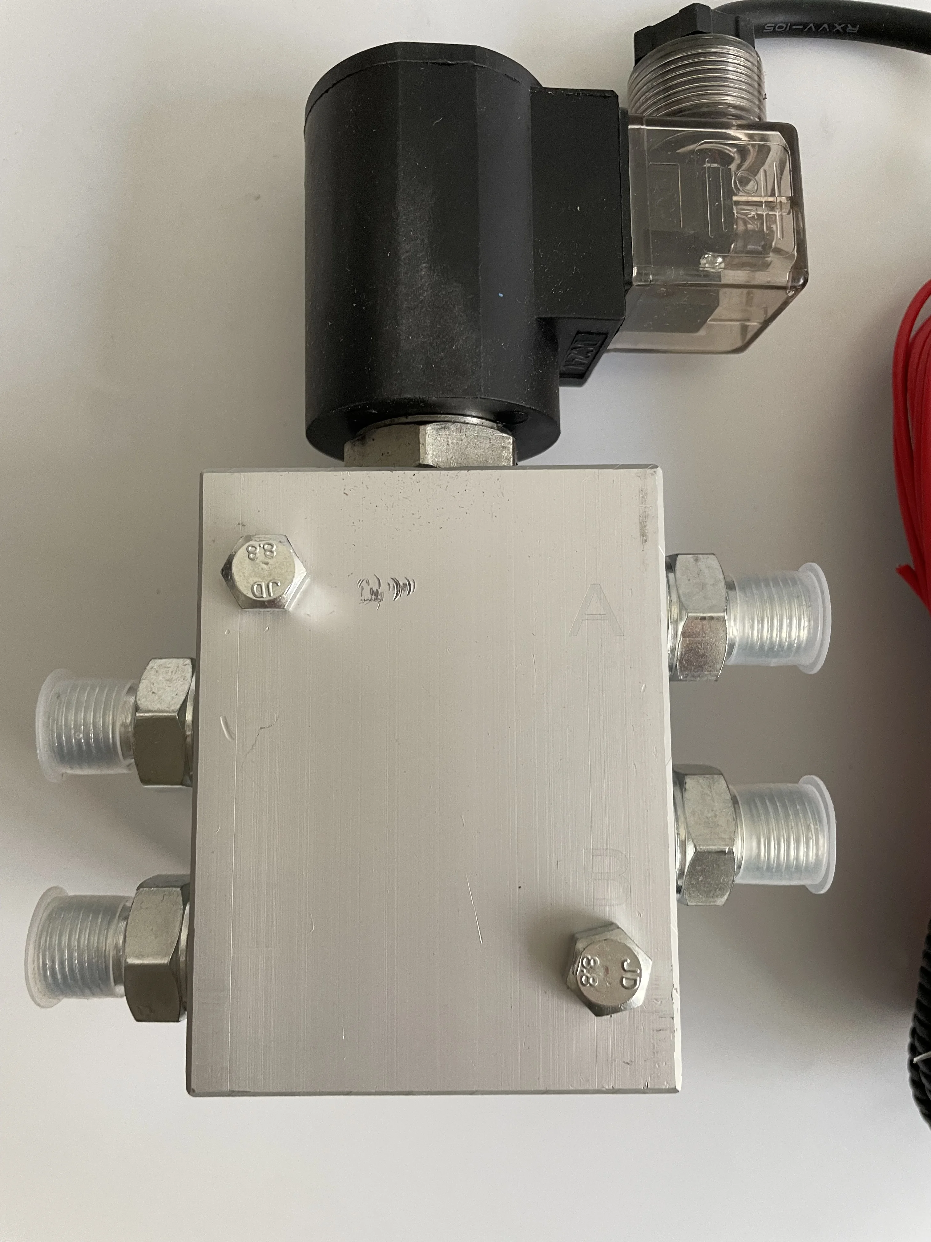 Elettrovalvola Solenoid Operated Control 2 Positions 3 Way 4 Way Hydraulic Oil Fluid Quick-connector pilot Valve for Grabber Idraulica — dettaglio 4