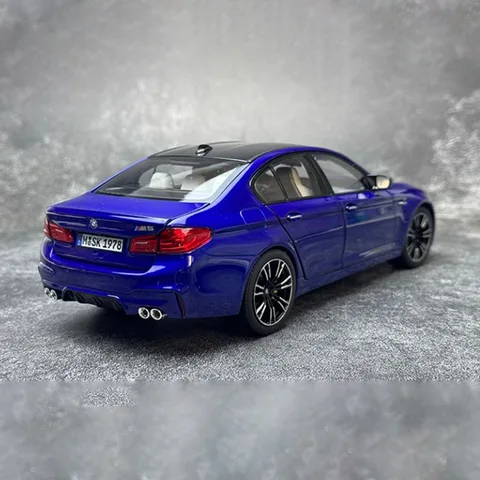 Original Diecast Legering 1/18 Skala 2018 M5 F90 Sedan Bilmodell Vuxen Klassisk Kollektion Statisk Display Pojke Leksak 8 best sales M5 pressgjuten - №6