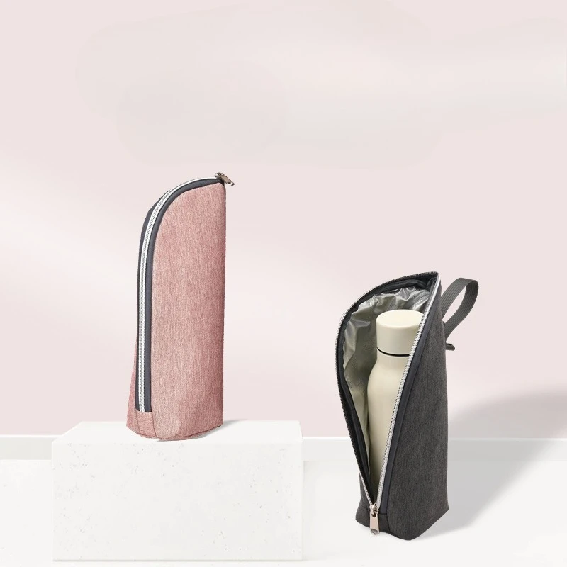 

Изолированная переноска для бутылок со встроенной алюминиевой фольгой. Многофункциональная портативная сумка для подгузников можно прикрепить к коляску.