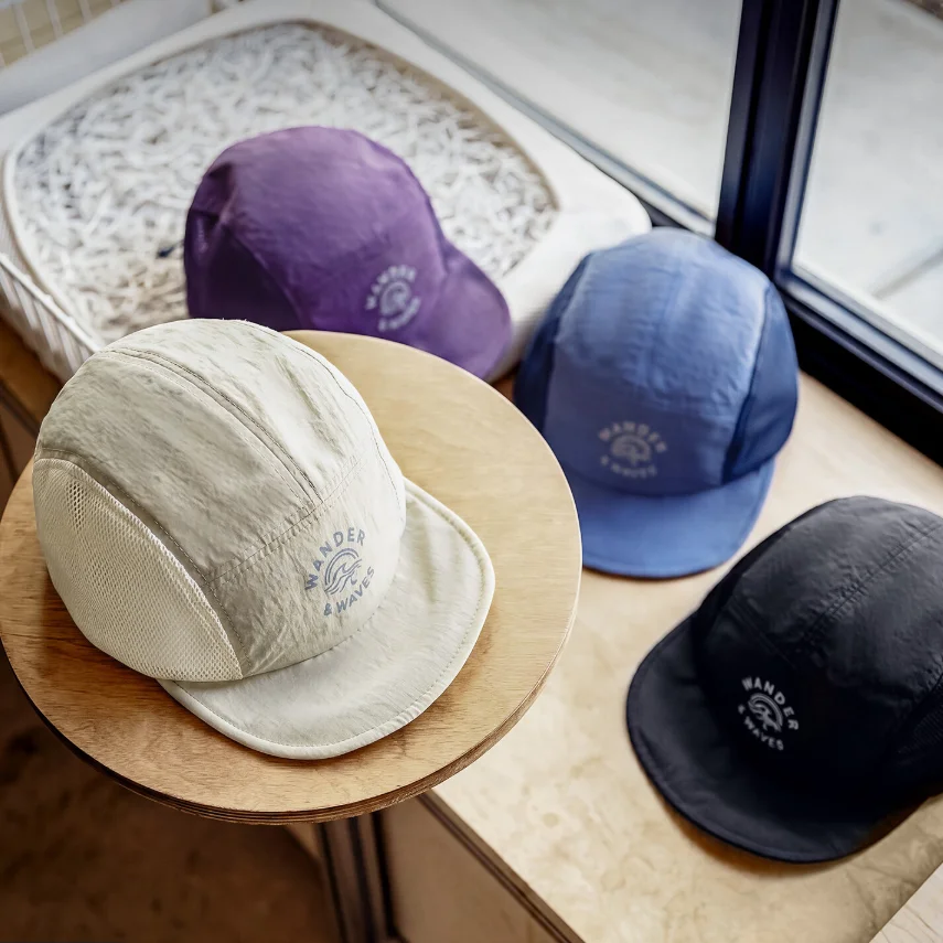 Men's Outdoor Mesh Baseball Cap Letter Print Breathable Quick-Dry Short Brim Hat Adjustable Hiking Summer Sun Protection Cap
