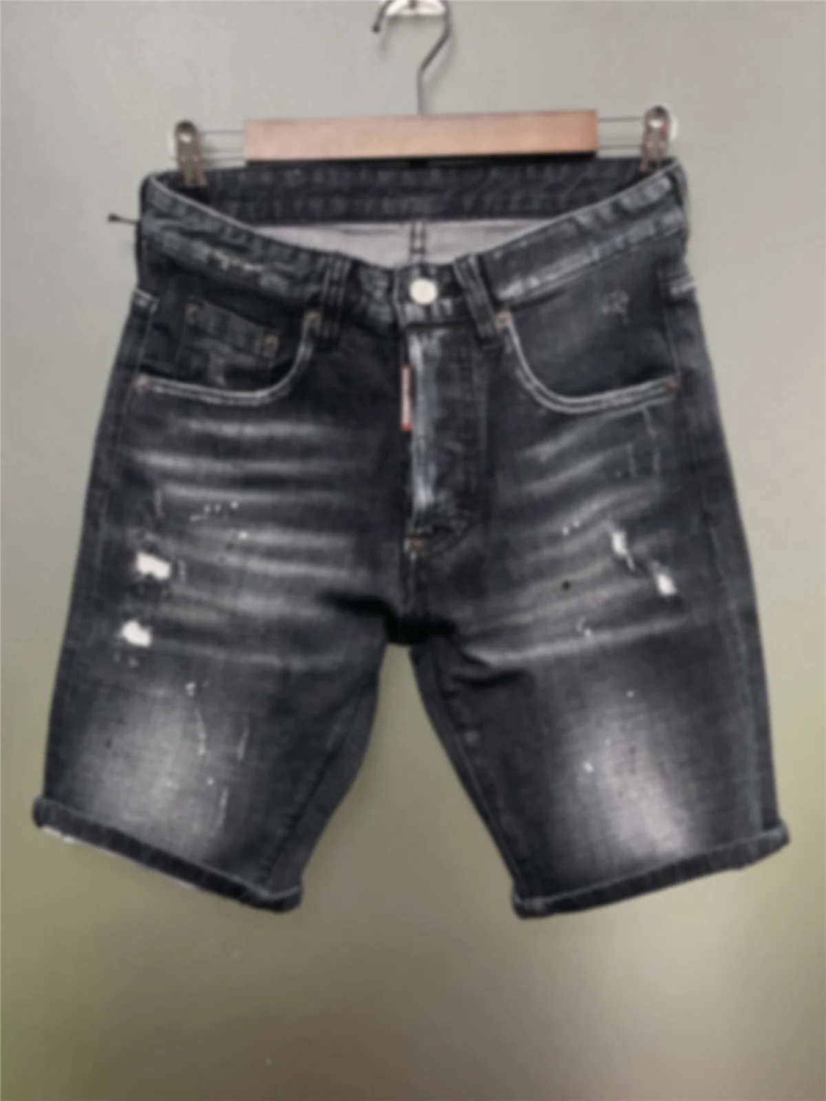 

2024 Summer New D2 Jeans Spliced Denim Shorts Men's Fashion Embroidered Emblem Elastic Paint Slim Fit Capris