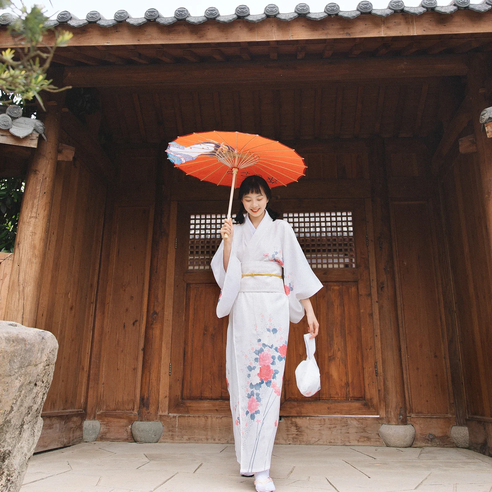 

Women Japanese Traditional Kimono White Color Floral Prints Summer Yukata Robe Performing Dress Cosplay Wear