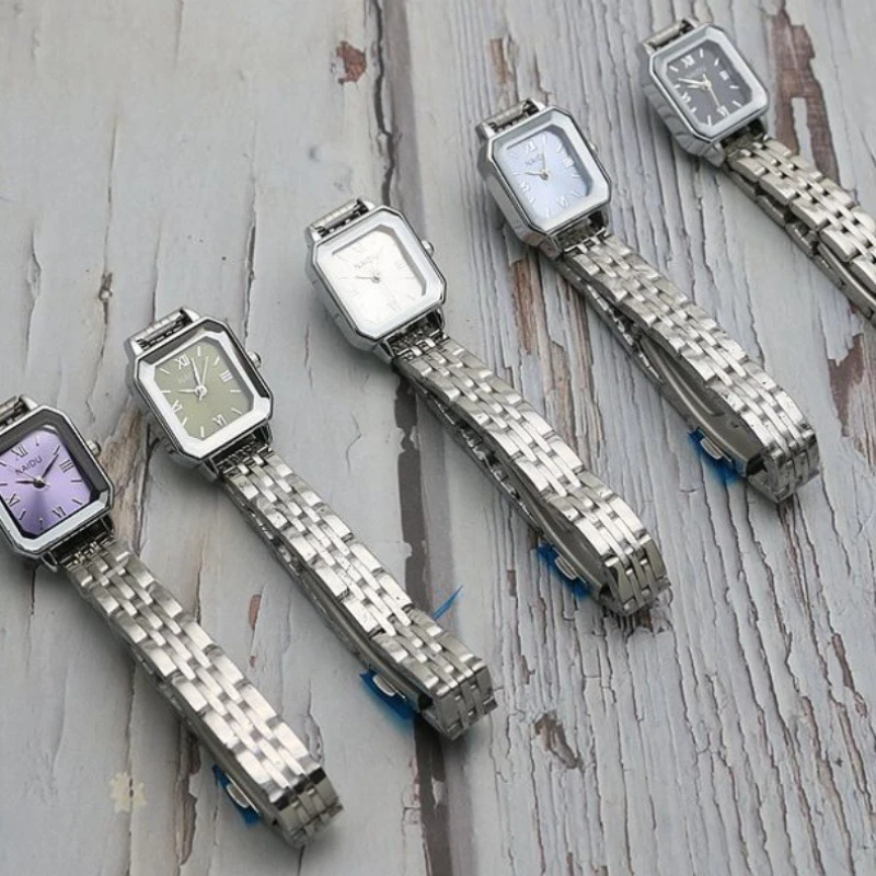 Orologi quadrati alla moda da donna Cinturino in lega d'oro 2025 Orologi da polso al quarzo da donna di lusso Qualità Orologio femminile in scala romana