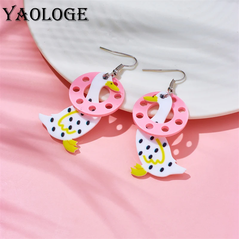 

YAOLOGE Acrylic Spotted Duck With Swimming Ring Earrings For Women New Fashion Girls Cartoon Ear Jewelry Holiday Gifts Серьги