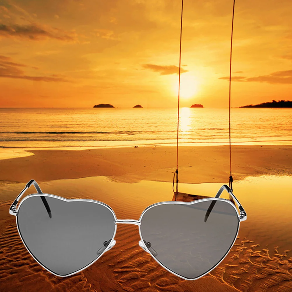 

Gray Heart Shaped Thin Metal Frame Sunglasses for Women Lightweight Protective Fashion Flat Scratch Resistant