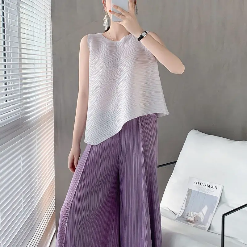 Pleated Elegant Sleeveless Solid Color T-shirt Women 2025 New Summer O-neck Irregular Loose Top Women Niche Clothes A750