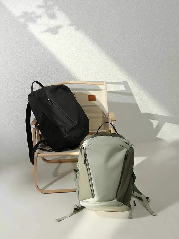 

Outdoor Waterproof Casual Backpack for Men And Women Nylon Material Laptop Can Be Put Modern Neutral Style Youth Favorite