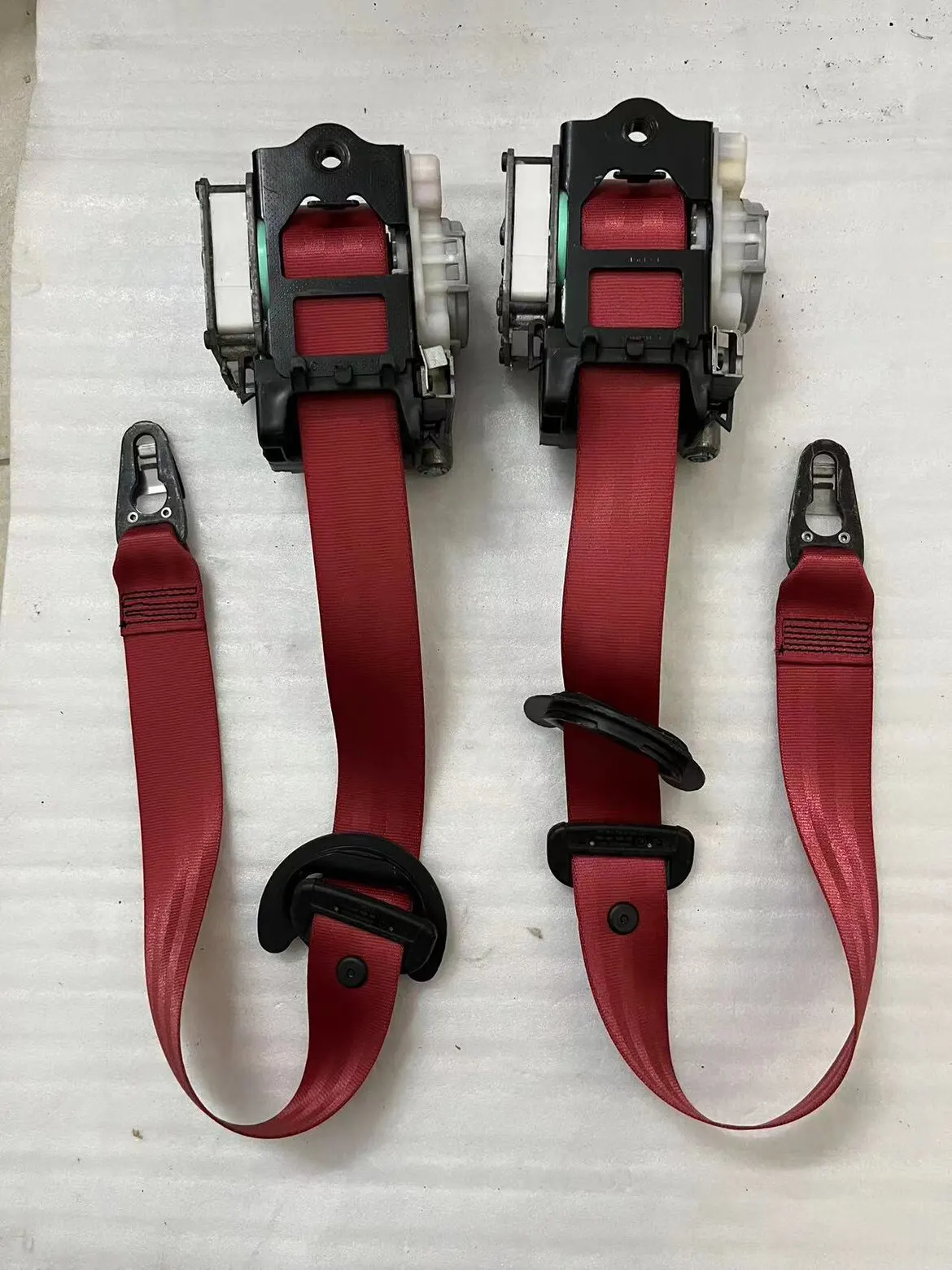 Cayenne original dismantling seat belt Maca seat belt Bordeaux red seat belt dismantling parts