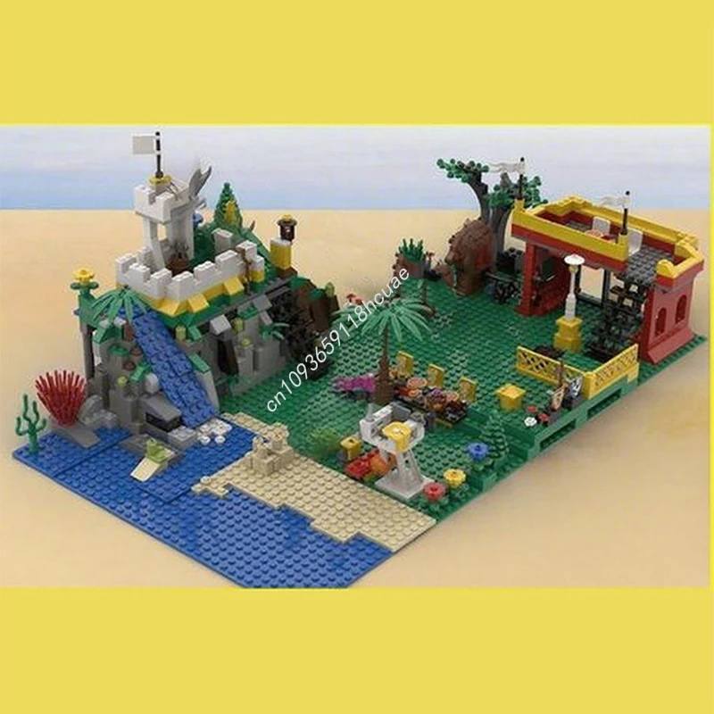 

597pcs MOC Leos Beach Building Block Christmas Gift Toy to Develop Patience and Concentration Holiday Themed Limited Edition