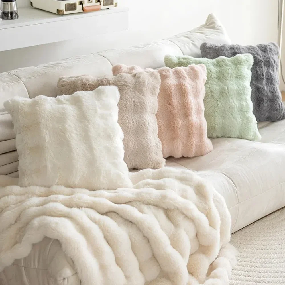 Sarung Bantal Bulu Kelinci Imi - Pillow Cover 20X20 ulasan dan harga