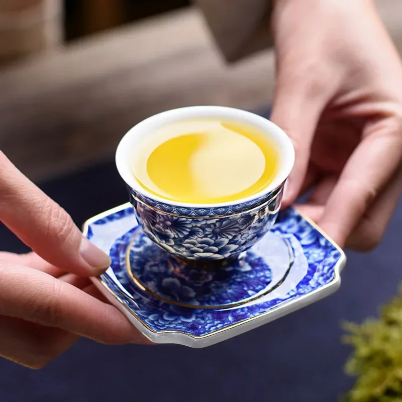 1pc Blue and white porcelain tea cup retro master cup small tea bowl ceramic kung fu  set Phnom Penh tea bowl single cup