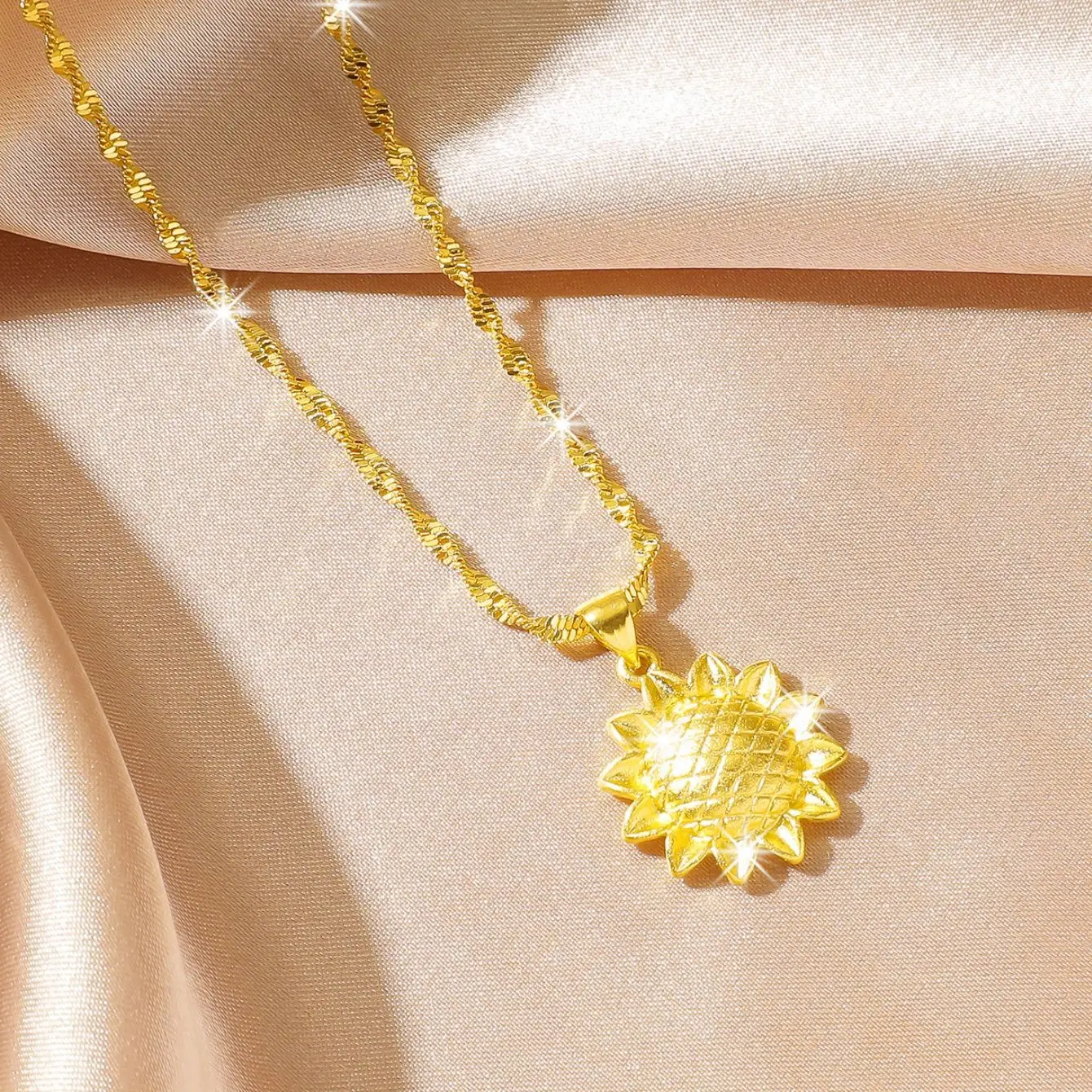 

New European and American Simple Niche Sunflower 9999 24K Real Gold Sunflower Pendant Necklace for Women
