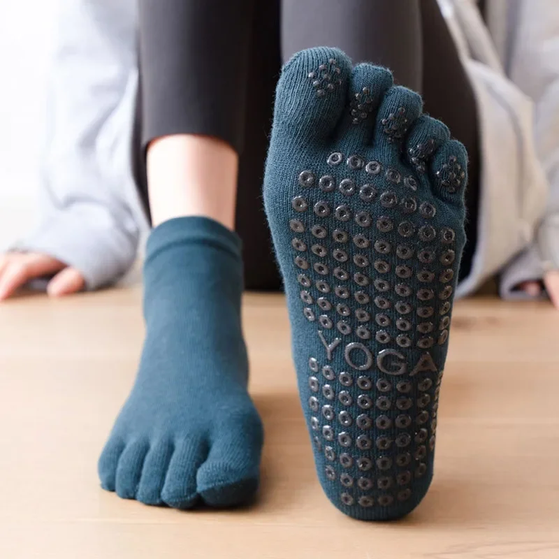 

Women Anti-Slip Pilates Socks Five Toe Silicone Non-Slip Yoga Socks Breathable Ballet Dance Ladies Fitness Sports Cotton Sock