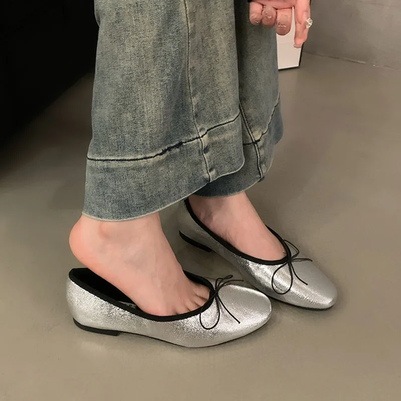 2024 Sliver Women Flat Shoes Brand Designer Mary Janes Shoes Woman Round Toe Japanned Leather Flats Vintage Loafer Mujer Girls