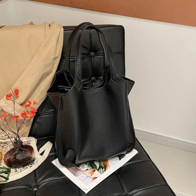 

Dignified Noble Leather Hand Bag Elegant Paris Vintage Classic Casual Tote Bag Graceful Crossbody Messenger Bag Ladies Daily