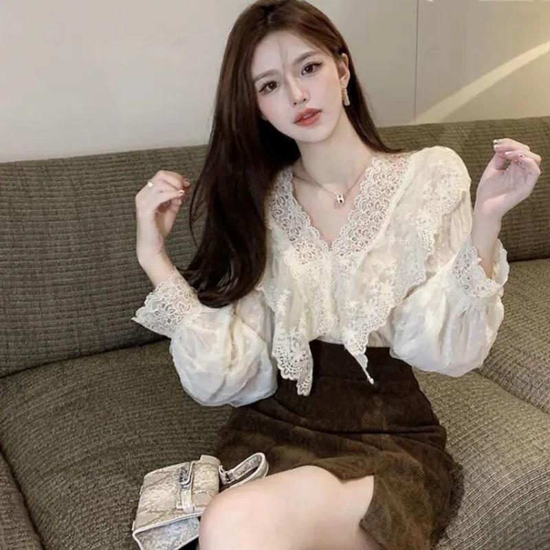 

Lace Doll Collar Chiffon Shirt Women Niche Chic Top Long Sleeve Style