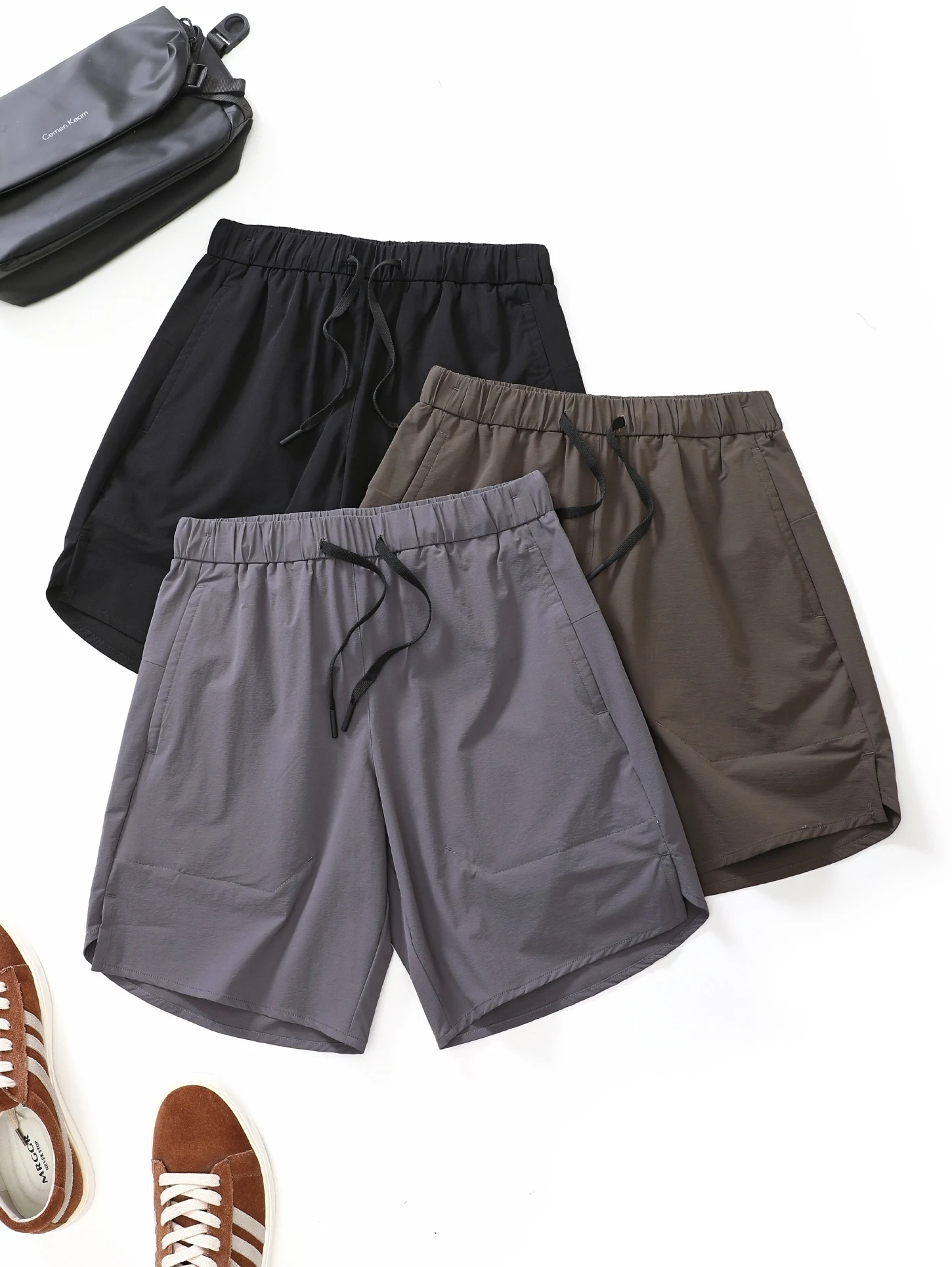 

Легкие мужские спортивные шорты из ледяного шелка с лазерной резкой, быстросохнущие, дышащие, для бега, повседневные, пляжные, летние