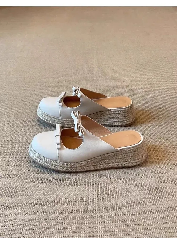Damen Schleifen-Sandalen mit geschlossener Zehenpartie, Plateau-Espadrille-Keilabsatz, Slipper für den Sommer – Detail 1