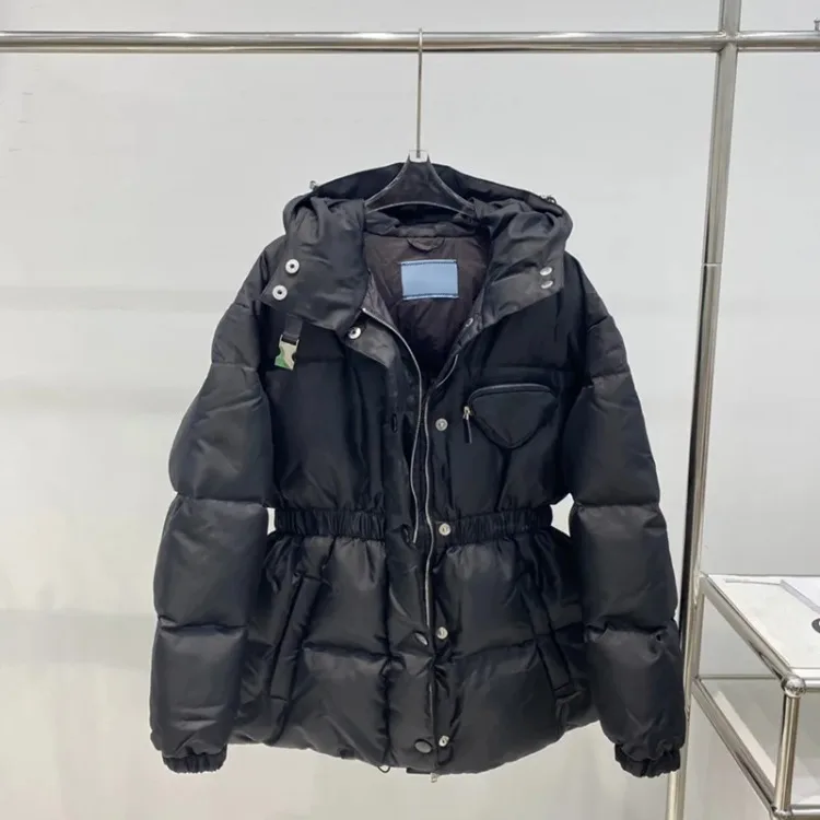 Tendência feminina jaqueta 2025 estofamento de alta qualidade sólido com capuz cinto botão bolsos térmicos cintura inverno para baixo casaco feminino