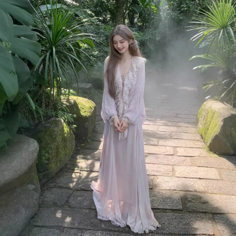 Set coordinato romantico francese da 2 pezzi per donna, camicetta in seta con patchwork in pizzo a maniche lunghe con scollo a V, gonna ultra lunga fino al pavimento