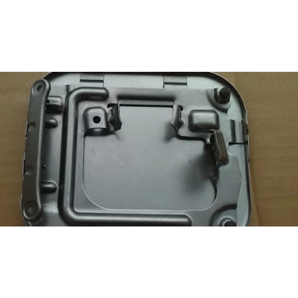 For Chery Eastar Outside The Fuel Tank Door There Iron Door Cap