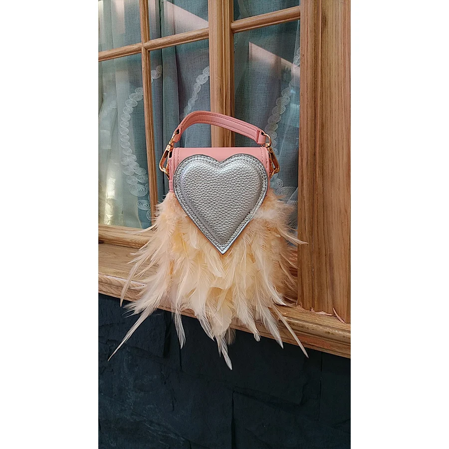 

Torebka Damska Love Shape Feather Chains Small Crossbody Women's Handbag Party Designer Hand Bag Pu Leather Shoulder Bags Bolsas