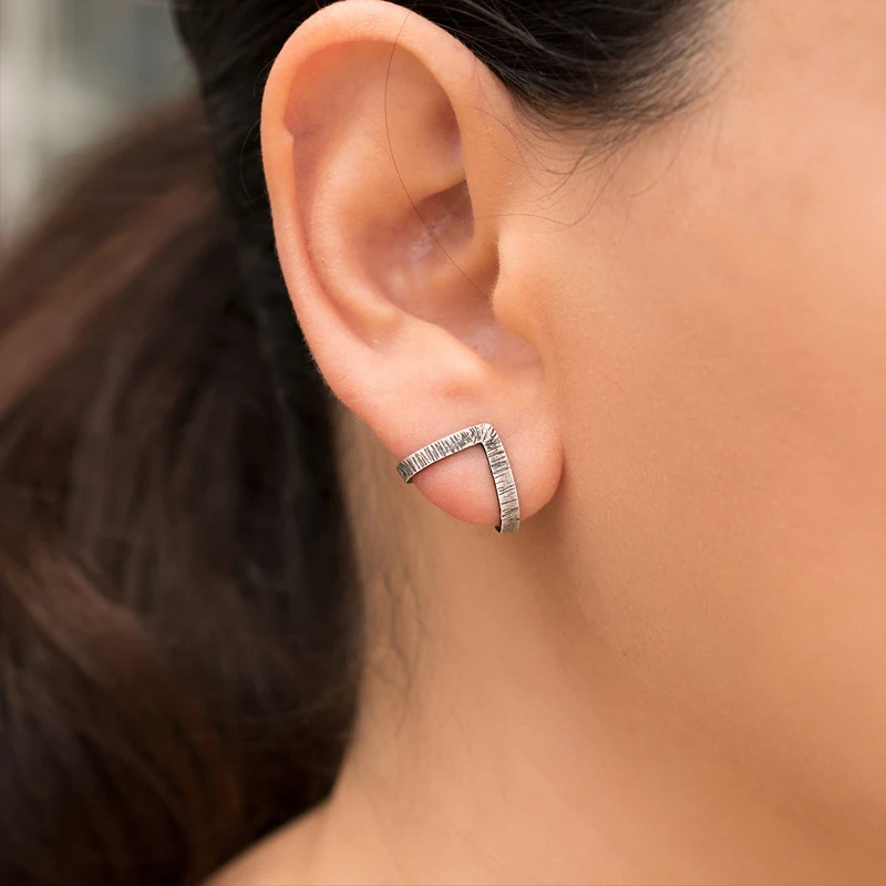 925 Silver Ear Needle Triangle Stud Earrings for Women Minimalist Geometry Crystal Earrings Fashion Retro Jewelry Accessories