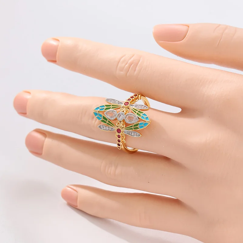 Vintage-Ring für Damen mit eingelegten rosa-weißen Zirkonia, trendige Goldfarbe, handgeschnitzte Libelle, für den täglichen Gebrauch, Partyschmuck, Jubiläumsgeschenk – Detail 4