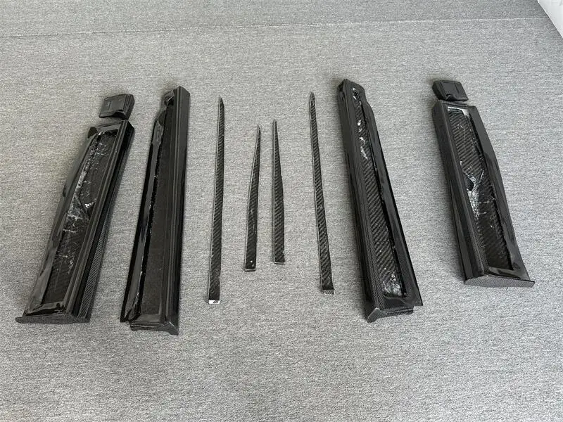 

Suitable for Lamborghini Urus SUV High-quality Carbon Fiber Side Skirt Foot Pedal Skirt Hem Door Panel Set of 1016 Style Pieces