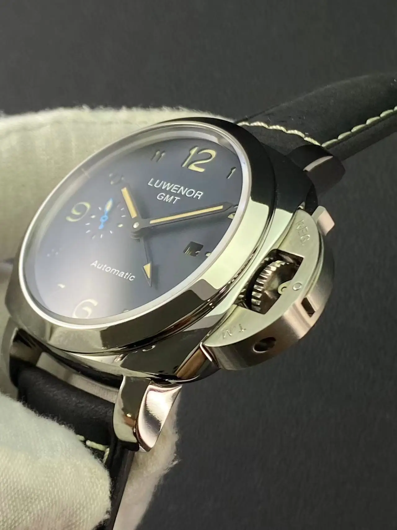 ساعة رياضية متعددة الوظائف ميكانيكية أوتوماتيكية للرجال بتوقيت جرينتش، منطقة زمنية مزدوجة، ضوء ليلي، مؤشر غوص، نوع حركة النورس