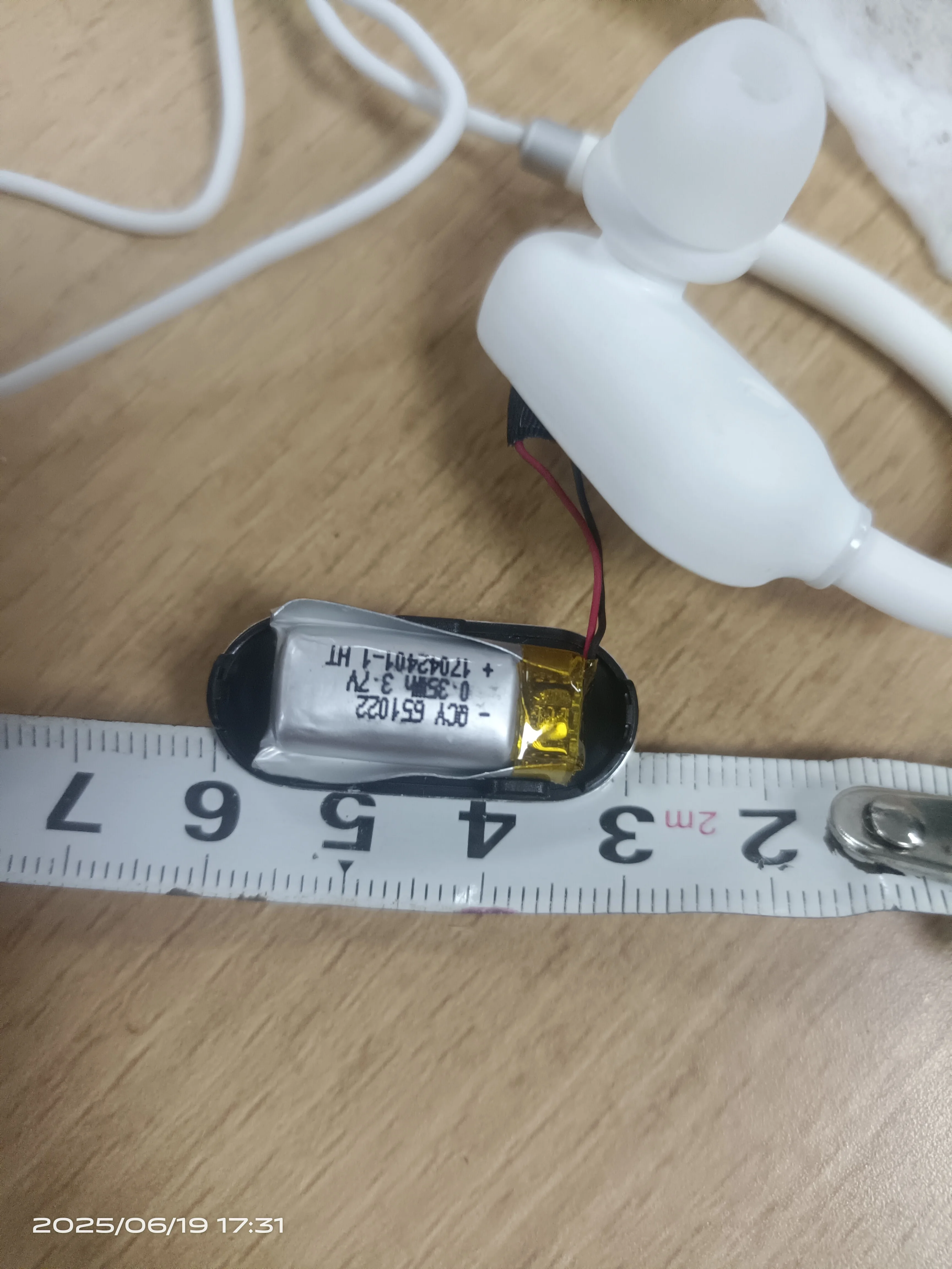 buy more will cheap 3.7V polymer lithium-ion battery 1.25 head frequency early education 651022 mobile charging 250MAH