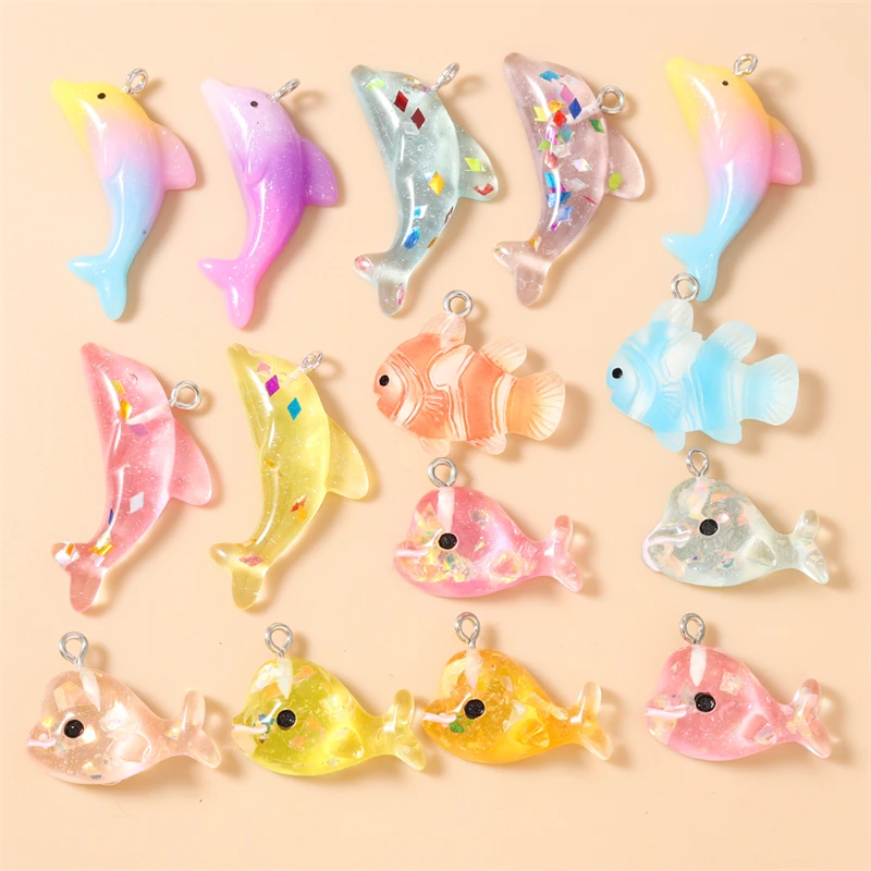 20 Stück niedliche Anhänger in Form von Meerestieren wie Delfinen und Fischen aus Harz, zum Basteln von Ohrringen, Halsketten, Armbändern und anderen DIY-Schmuckstücken. – Detail 1