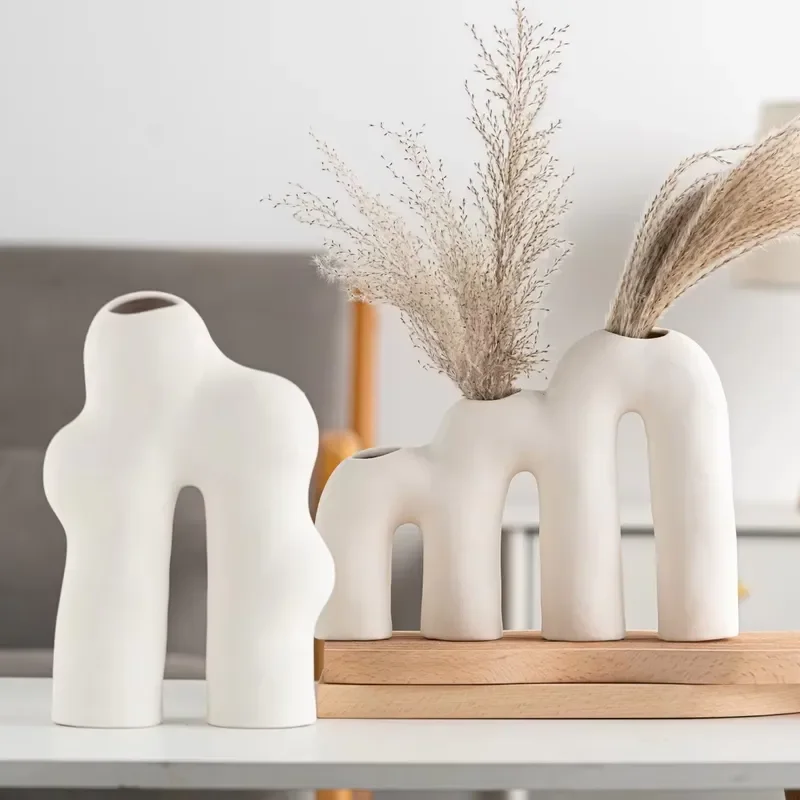 Creative alien ceramic ornament white matte ceramic vase wholesale