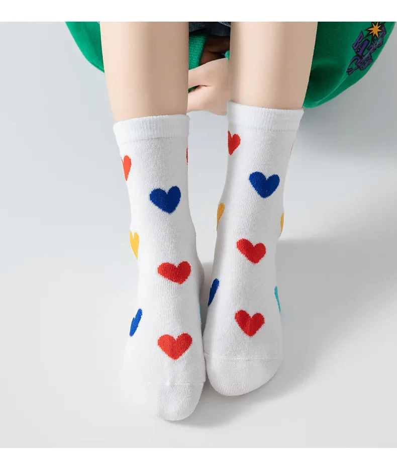 3Pairs of Girls' Socks for Spring and Autumn Sweet and Versatile With a Heart-Shaped Color Block Design