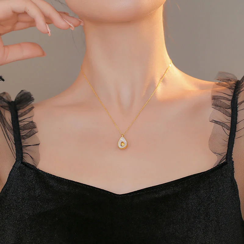 316L Stainless Steel High Sense Light Luxury French Shell Avocado Ladies Necklace & Pendant Fashion Exquisite Fashion Jewelry