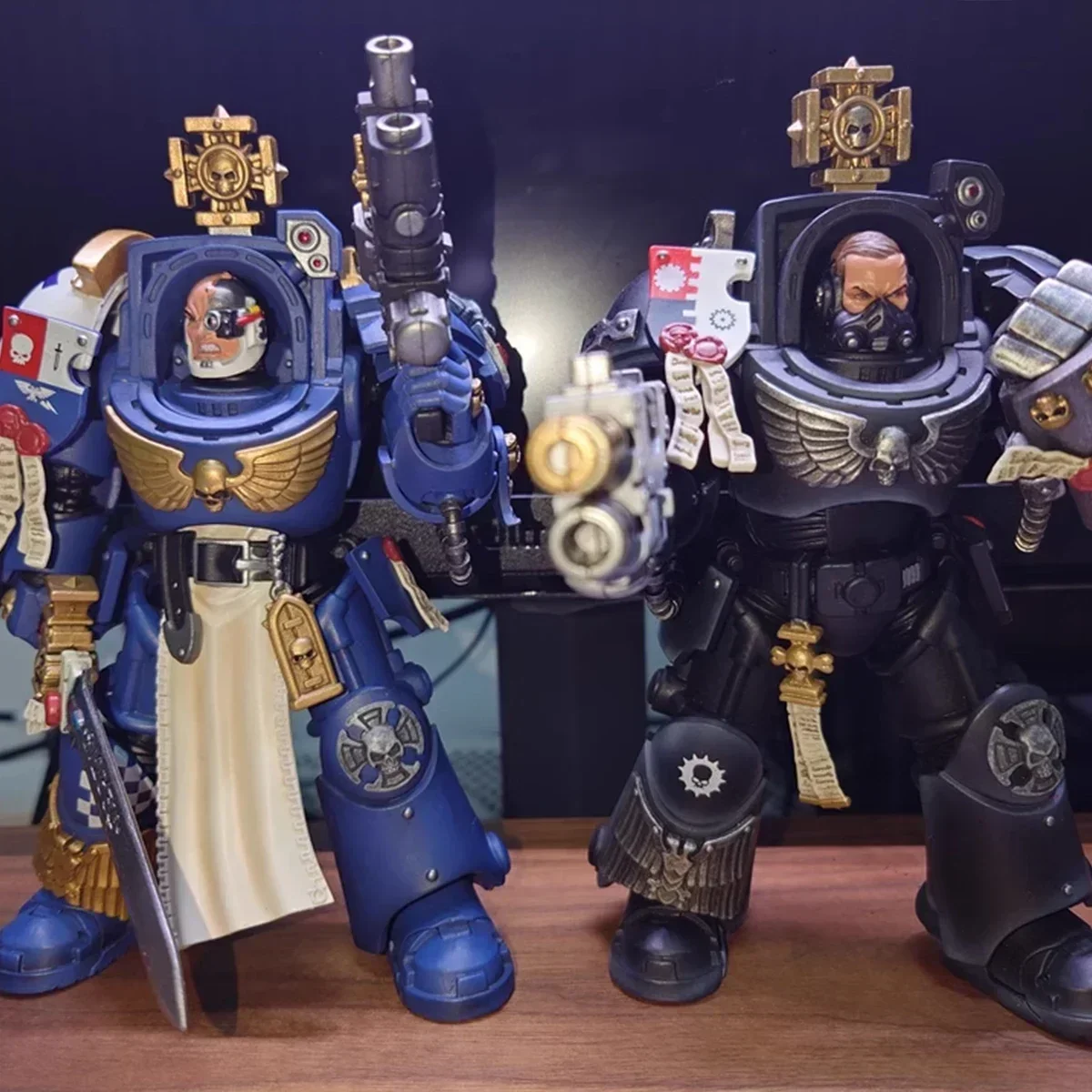 لعبة الفرح Warhammer 40K عمل الشكل Ultramarines الكابتن في المنهي درع عمل الشكل المشترك المنقولة تمثال وضع لعبة هدية