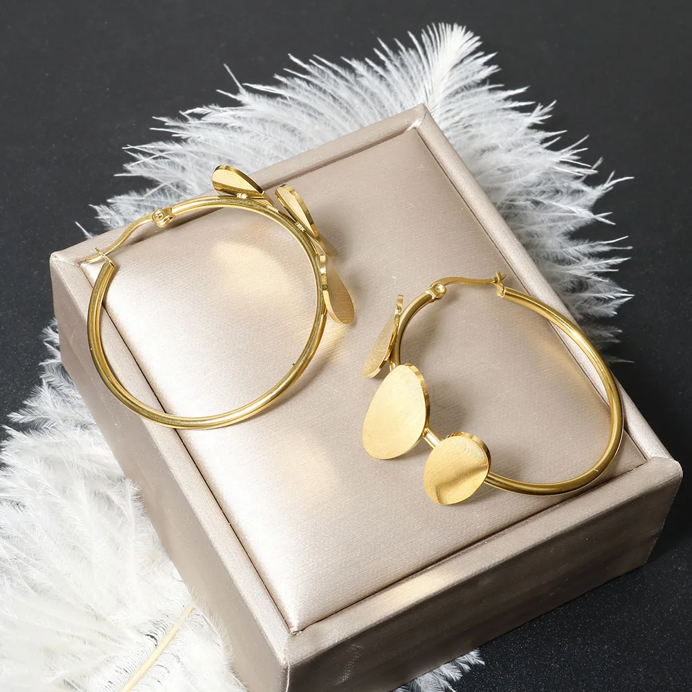 ZMfashion New Design Gold-plated Waterproof Stainless Steel Hoops Earrings Women's Stylish High End Daily Wear Earrings Jewelry