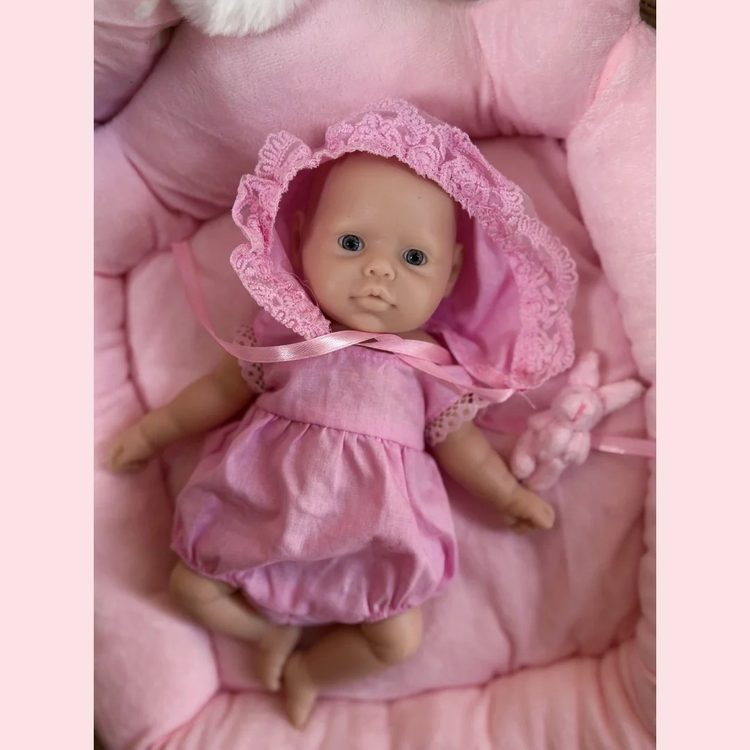 10-calowa / 2 Style Zmywalna Nielakierowana Lalka Dziewczynka z Otwartymi Oczami, Silikonowa, Miękka w Dotyku, Realistyczna Bebe Reborn