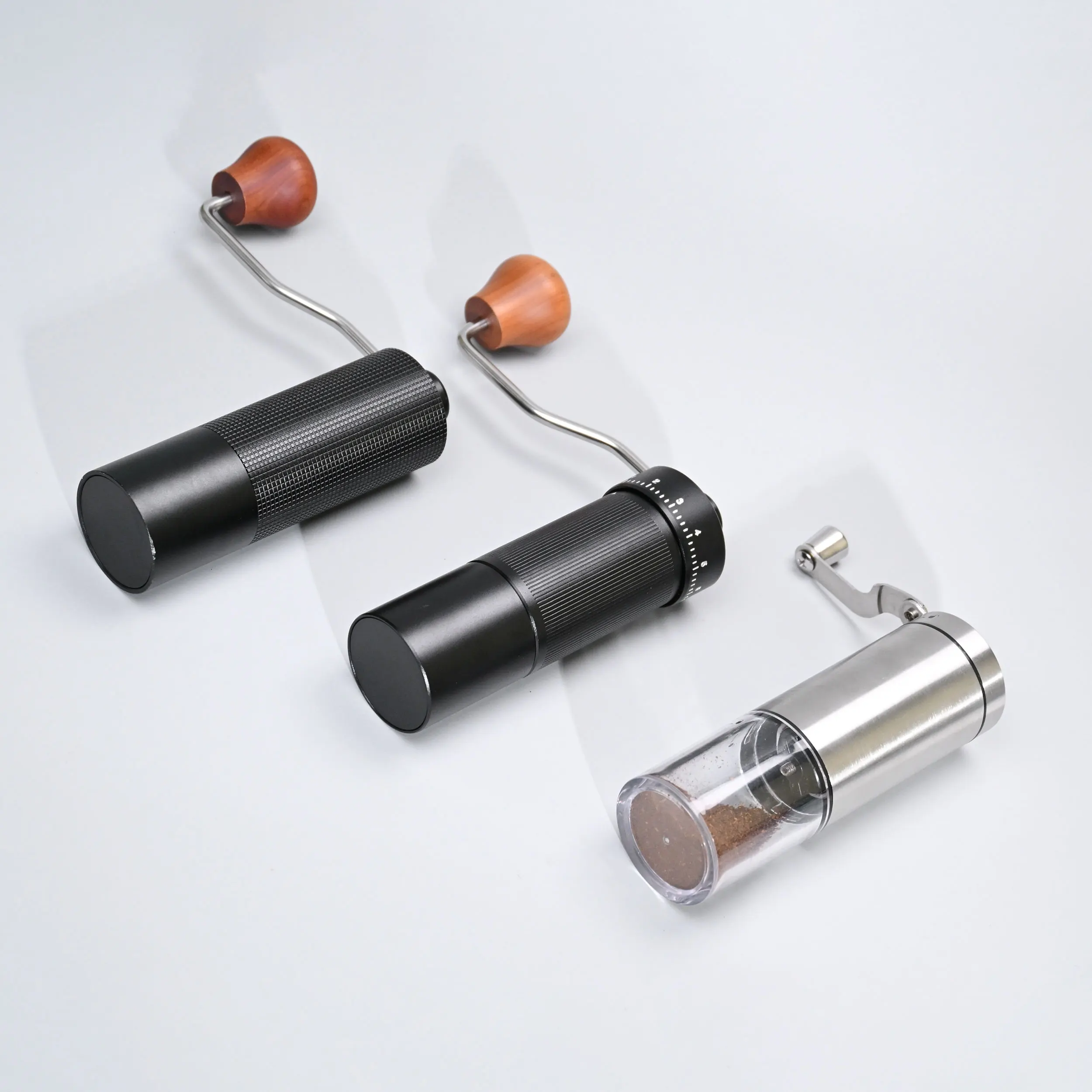 مطحنة قهوة صغيرة محمولة على شكل كرنك يدوي من الفولاذ المقاوم للصدأ، لدغ مخروطي، عملية يدوية سهلة للاستخدام المنزلي، حبوب قهوة الشاي والسفر