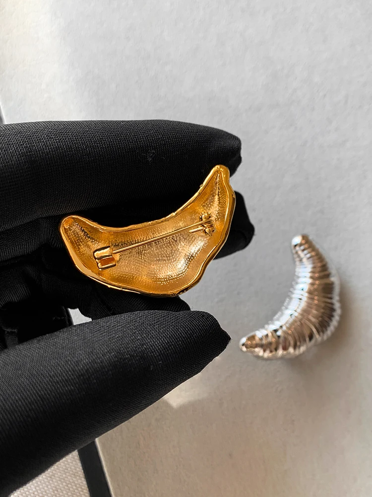 Trend Croissant Broschen für Männer Frauen Paar Metallstifte vergoldet Silber Farbe koreanische Mode Vintage Luxus Schmuck Geschenke