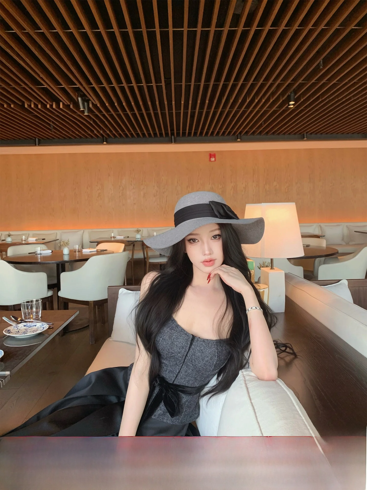 

JAYKY YANG Classic Series Wool Velvet Plaid Strap Women's Silk Satin A-Line Pleated Skirt Two-Piece Set Casual Style Spring F...