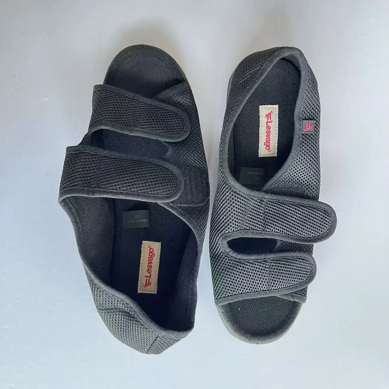 New Diabetic Shoes for Medical Use Wearable and Removable Upper Extension Rehabilitation Equipment