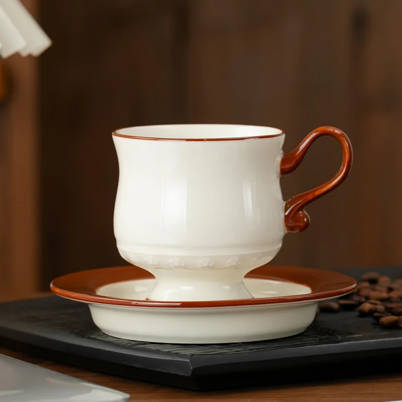 Leuke keramische mok in Scandinavische stijl, hoge voet, drinkbeker voor thuis of op kantoor, koffiemok, verjaardagscadeau voor een meisje.