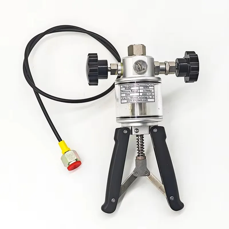 

700 Bar High-Pressure Hand Pump - Industrial Hydraulic Pneumatic System Calibration Tool