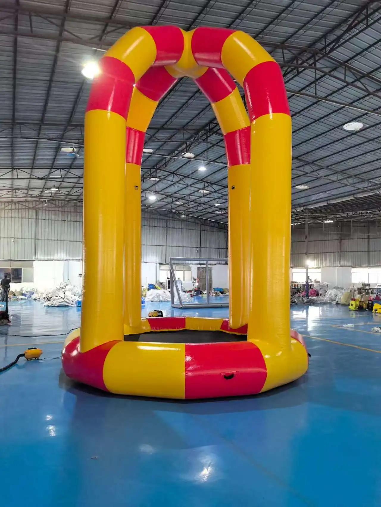 

Outdoor Single Person Inflatable Trampoline Bungee Jumping Playground Equipment 3m Diameter