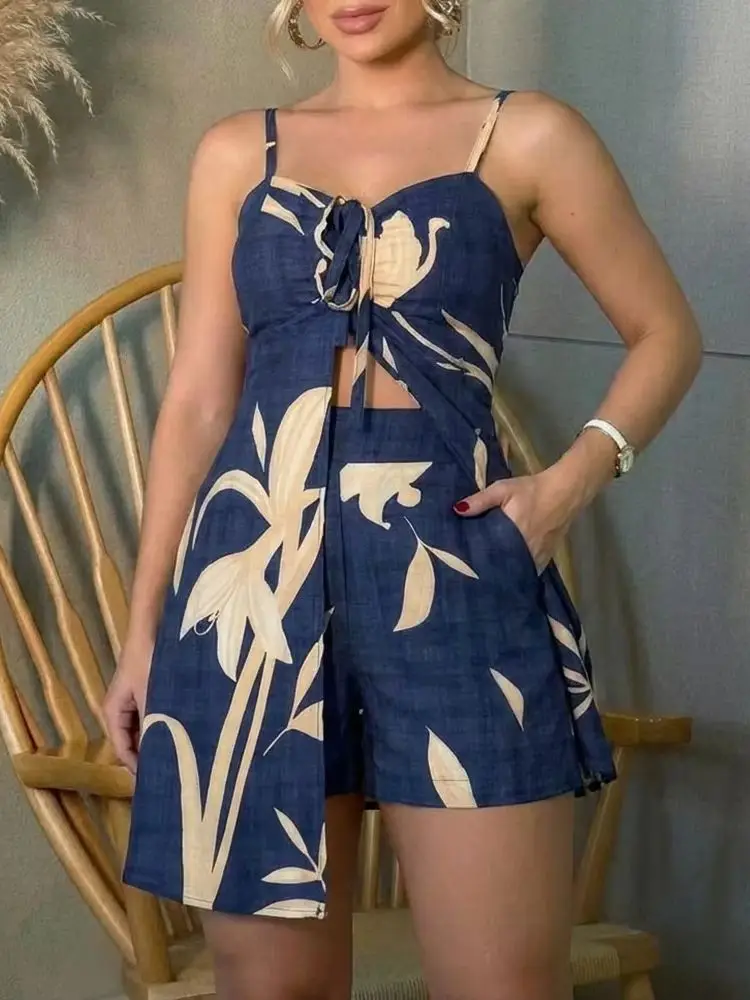 Ensemble de vacances tropical à fleurs pour femmes, 2 pièces, haut à bretelles et short à fente, tenue décontractée de plage