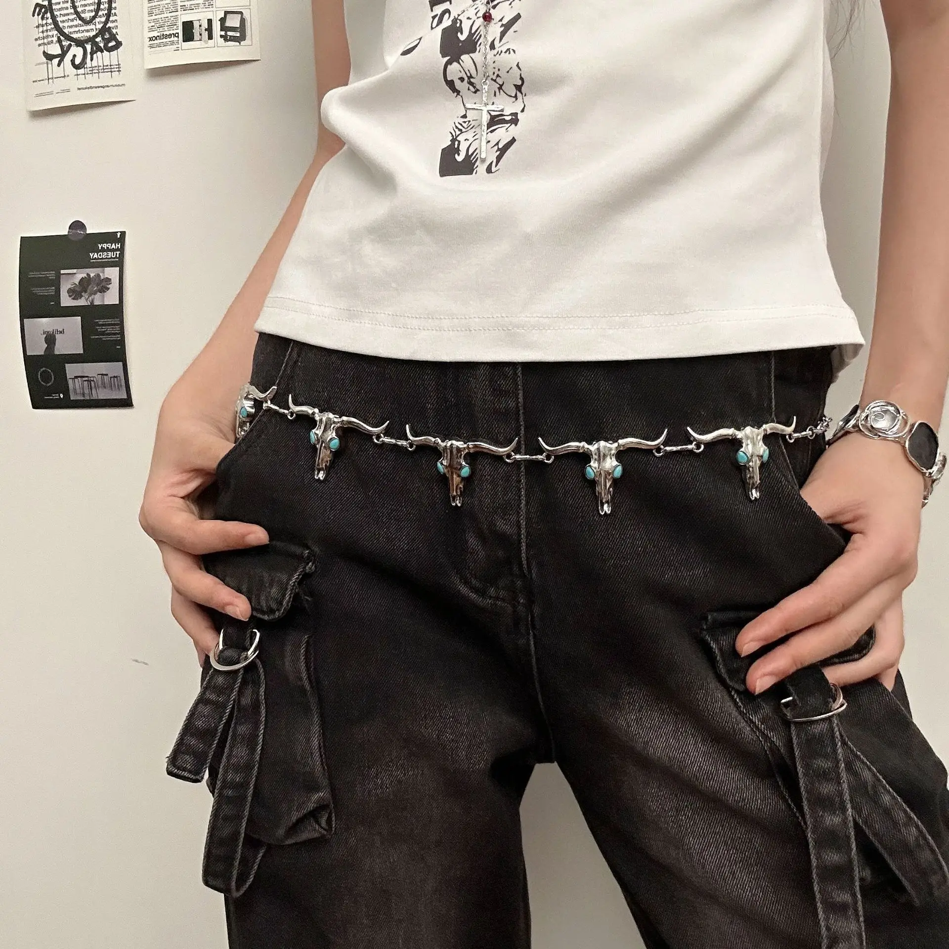 New Creative Bull Head Pendant Waist Chain - Women's Emerald Hip Jewelry with Bohemian Design Trendy Belt Elegant Body Accessory