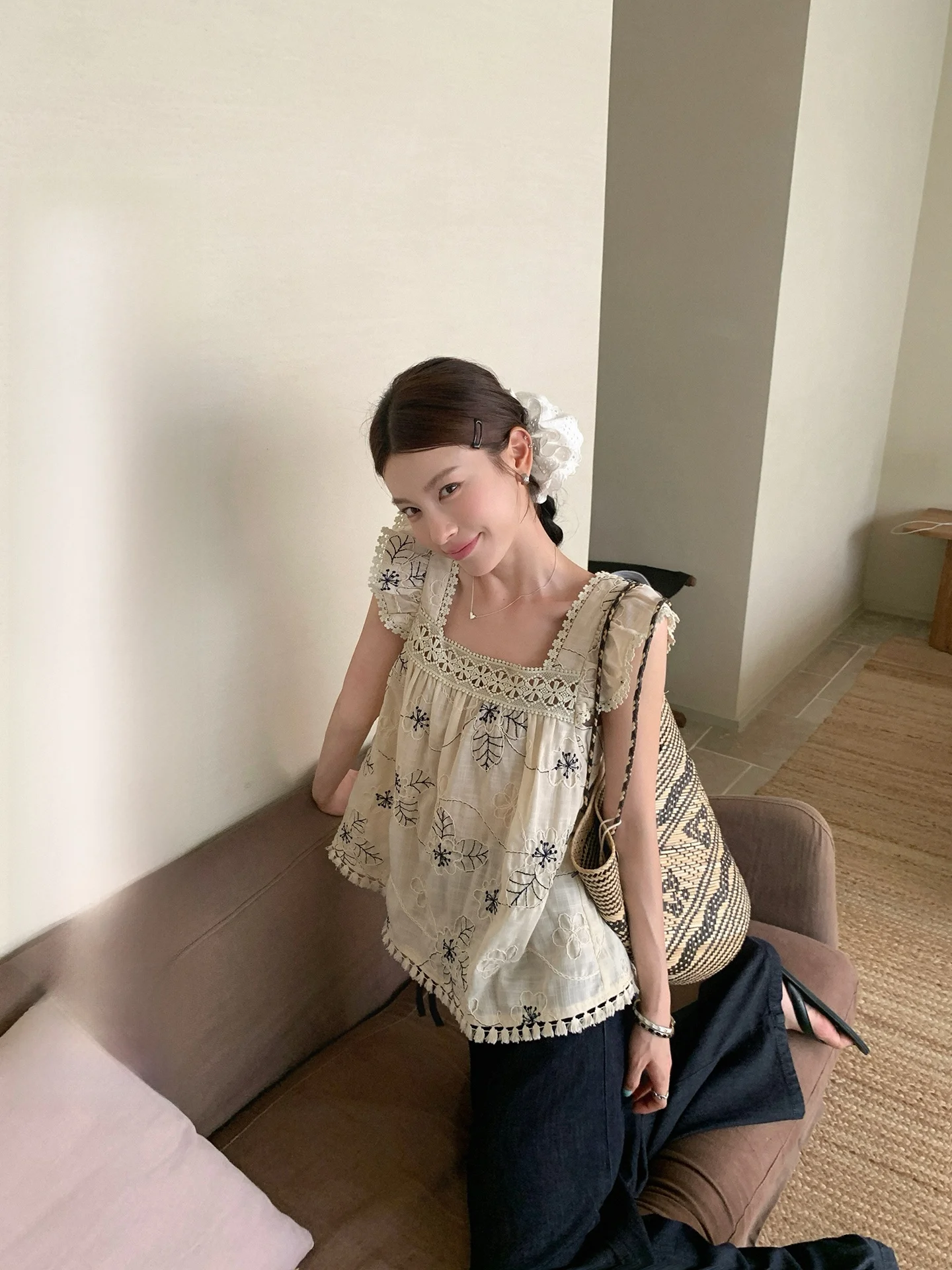 

Ibell Zhang Beibei Gentle Sweet 00 Cotton Embroidered Doll irt Women's Faion Summer Top with Flng Sves And Ruffle S...